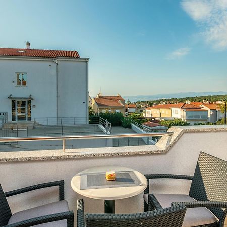 Apartments Kvarner 2 Malinska Bagian luar foto