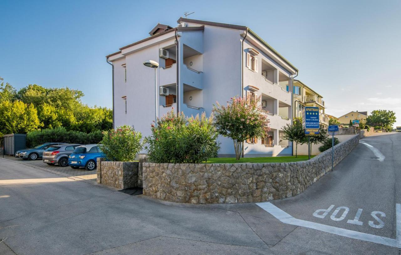 Apartments Kvarner 2 Malinska Bagian luar foto