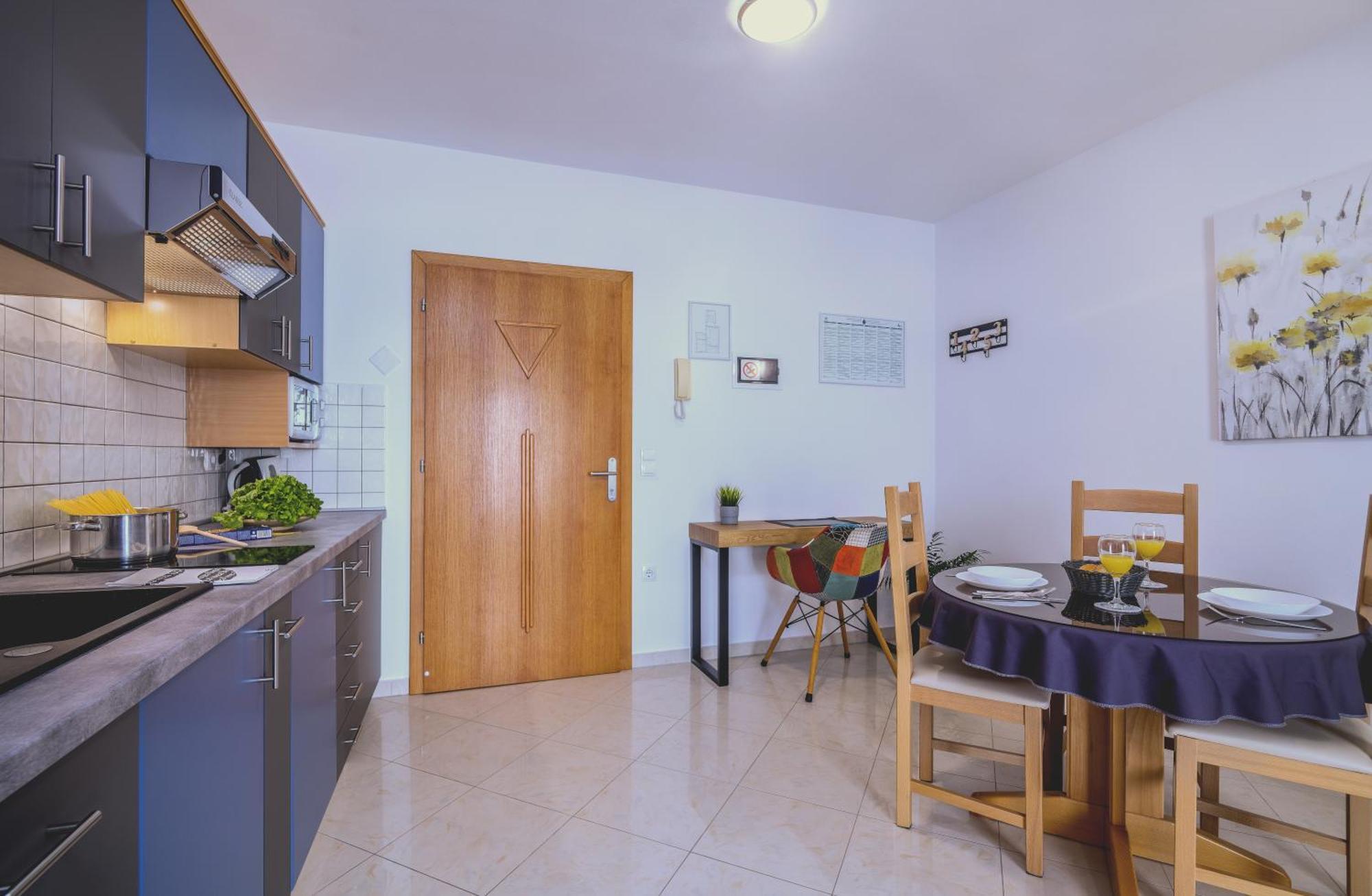 Apartments Kvarner 2 Malinska Bagian luar foto