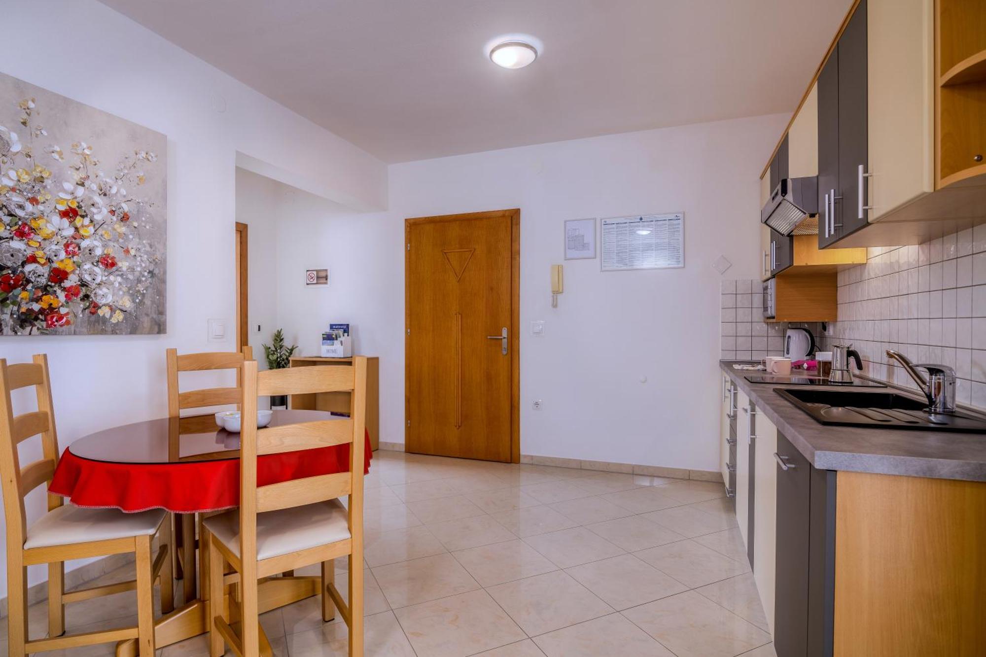 Apartments Kvarner 2 Malinska Bagian luar foto