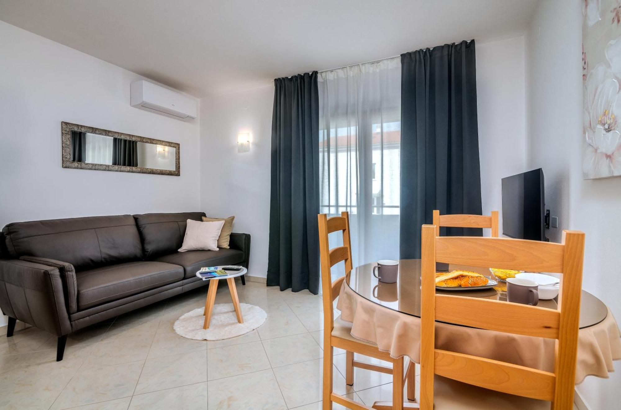 Apartments Kvarner 2 Malinska Bagian luar foto