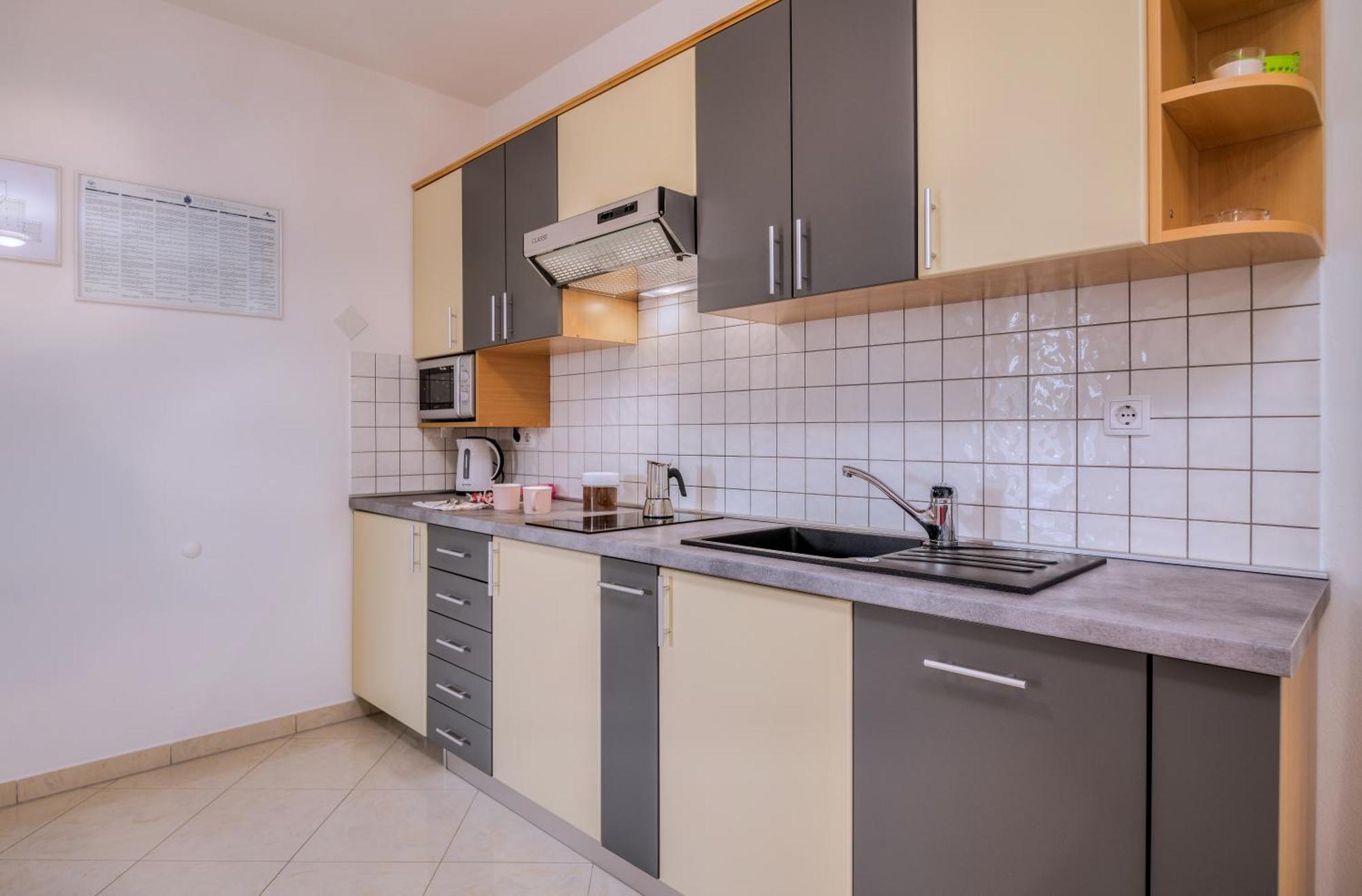 Apartments Kvarner 2 Malinska Bagian luar foto
